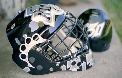 kings logo on hockey helmet